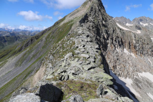 Cresta verso la bocchetta quotata 2671 metri