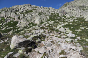 Sentiero che sale ai Laghi Scuri